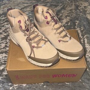 Ryka Women's Summit Mid Hiking Boot Size 8